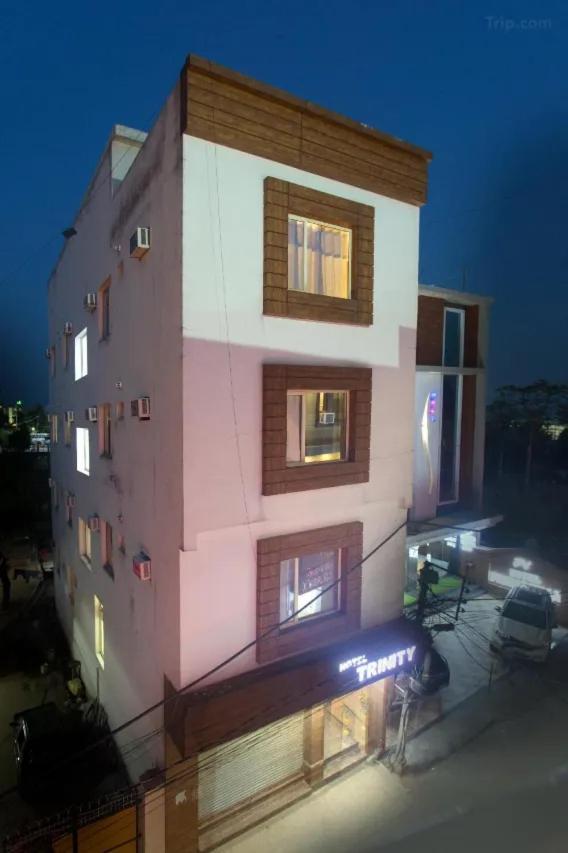 Trimrooms Trinity Katra Dış mekan fotoğraf